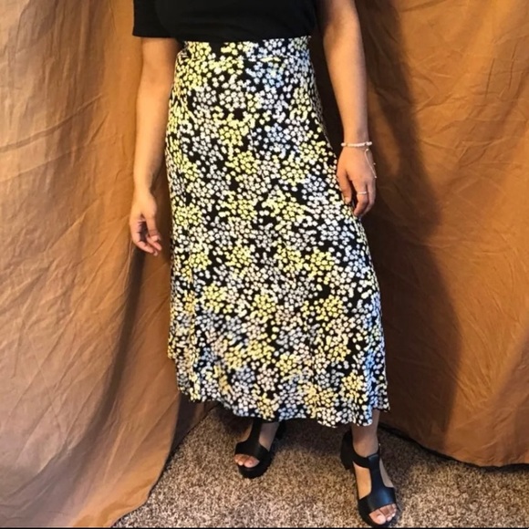 multi-colored flower power skirt - Picture 6 of 6